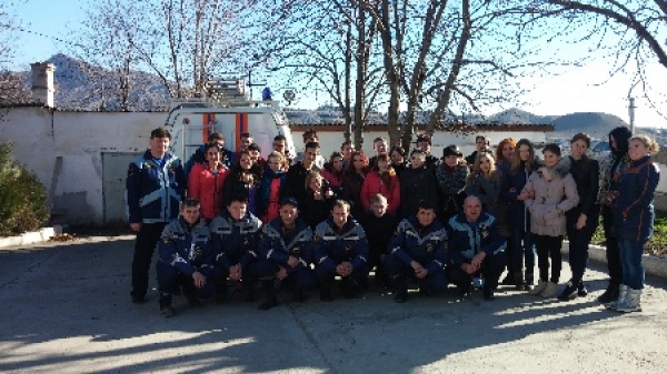 Крымские спасатели продолжают проводить уроки безопасности для учащихся