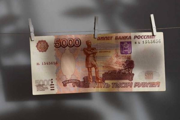 Сколько фальшивых денег в Крыму