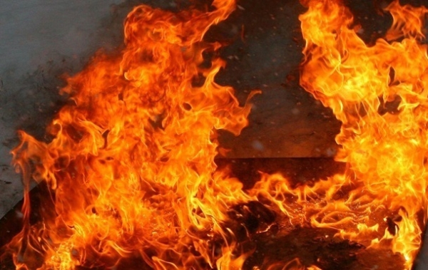 Два человека погибли на пожаре в жилом доме в селе Ворон