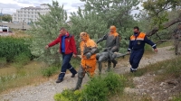 Сотрудники «КРЫМ-СПАС» оказали помощь мужчине, застрявшему в грязи