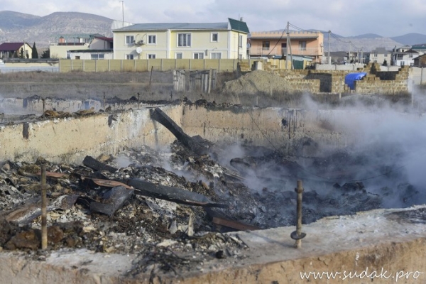 В МЧС сообщили причины двух пожаров в районе бухты Капсель