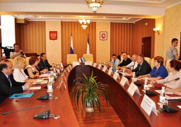 Крымский Судак и сахалинский Долинск договорились о сотрудничестве