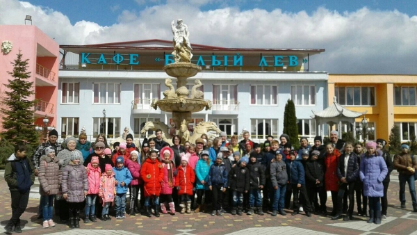 Судакские дети в парке львов Тайган