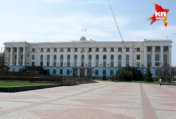 Совет министров Крыма обстреляли