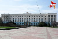 Совет министров Крыма обстреляли